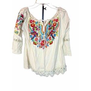 Embroidered Mexican Blouse. Size Medium Women’s Floral Blouse with Lace